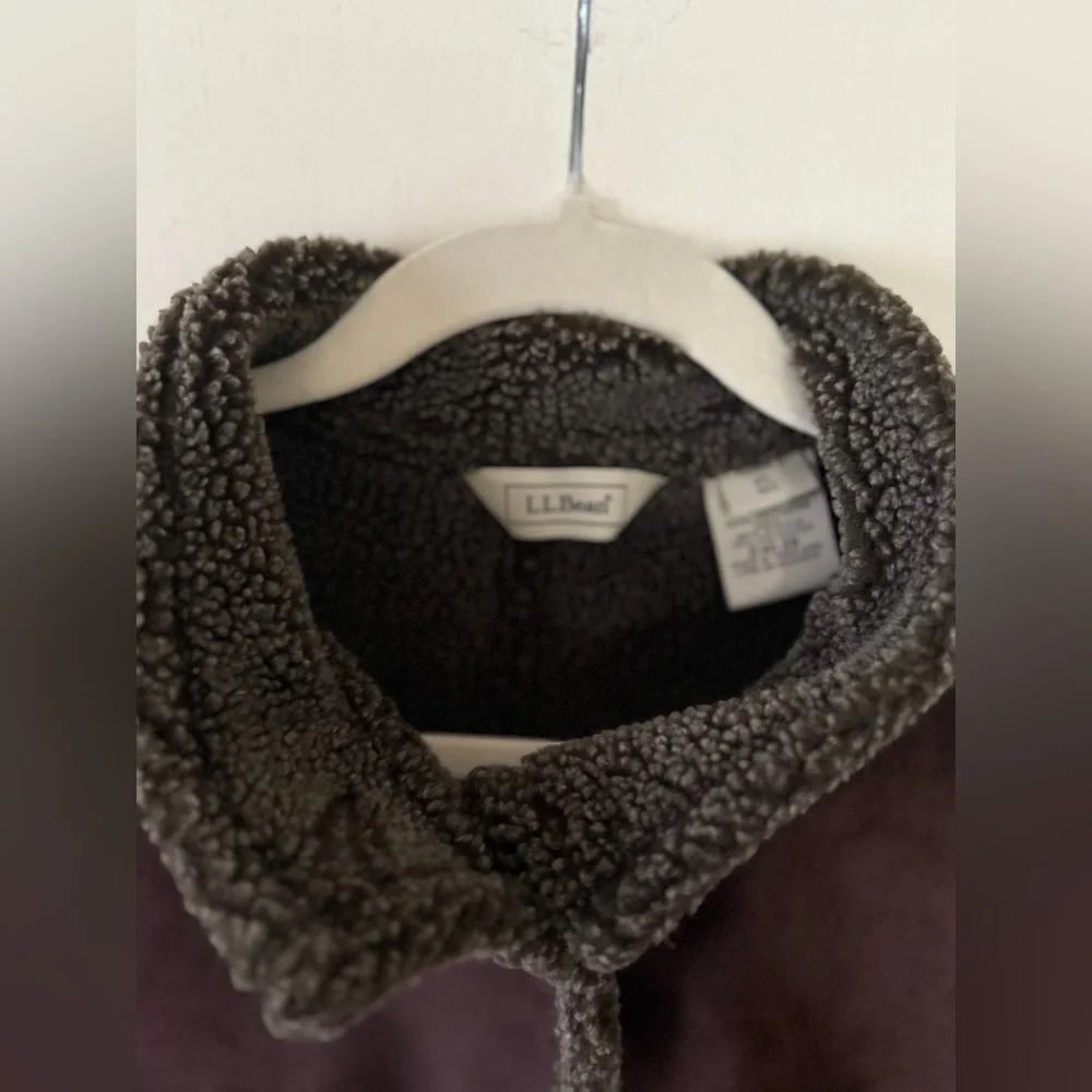 L.L. Bean Women's Brown Shearling Vest - Picture 5 of 6